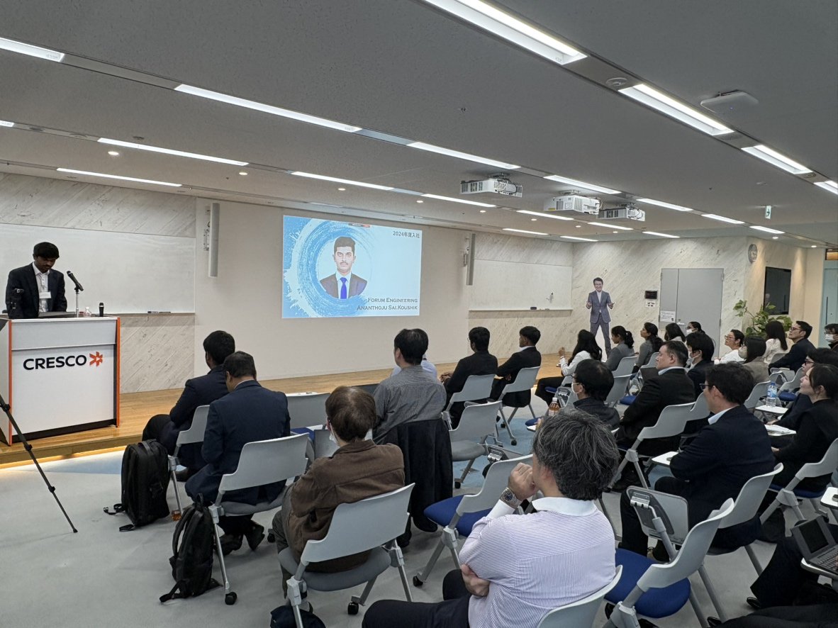 技術成果の発表を行う登壇者